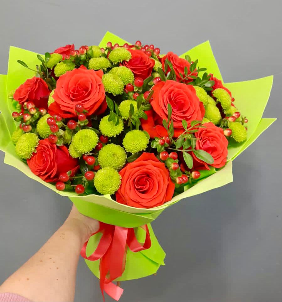 Букет цветов из: Хризантемы и Розы в Белые Берега