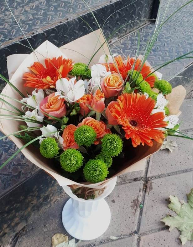 Букет цветов из: Герберы, Хризантемы, Альстромерии и Розы в Белые Берега