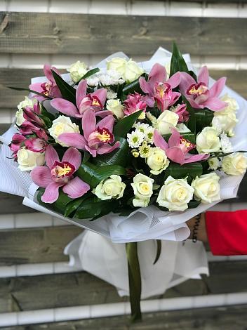 Букет цветов из: Розы и Хризантемы в Белые Берега
