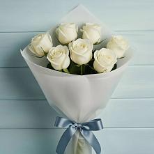 Букет 7 Белых роз Эдлесс Лав в Белые Берега