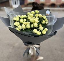 Букет Белые кустовые розы Солинеро в Белые Берега