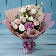 Букет цветов из:  Розы и Лизиантусы в Белые Берега