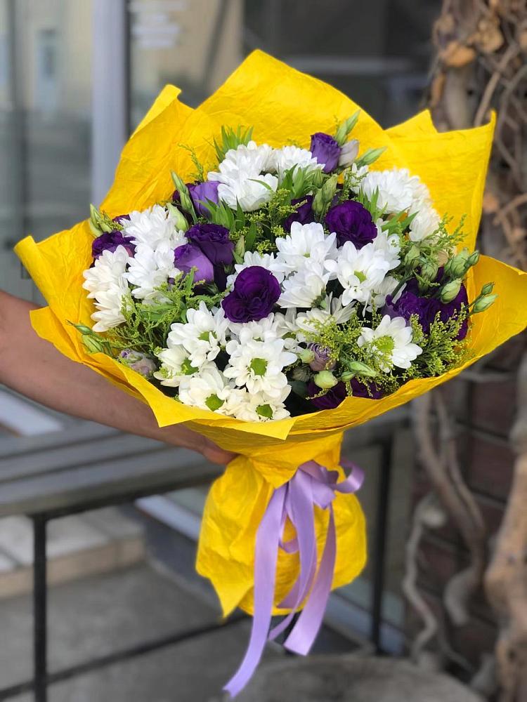 Букет цветов из: Ирисы, Хризантемы и Ромашки в Белые Берега