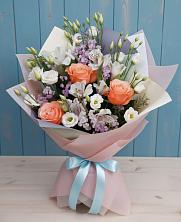 Букет цветов из:  Лизиантусы, Розы, Альстромерии и Гипсофила в Белые Берега