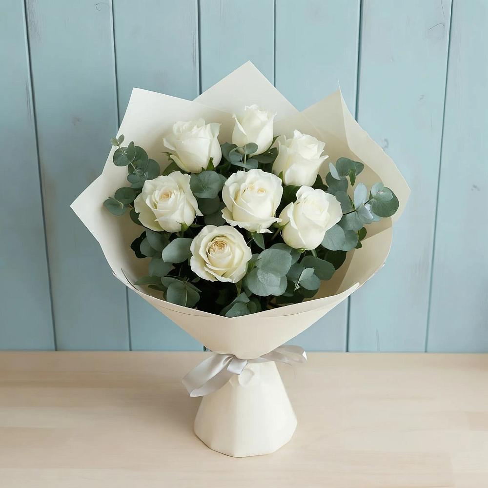 Букет Белые розы в Эвкалипте в Белые Берега