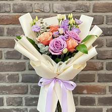 Букет цветов из:  Лизиантусы и Розы в Белые Берега