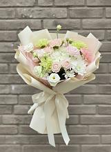 Букет цветов из:  Гвоздики, Розы, Лизиантусы и Хризантемы в Белые Берега