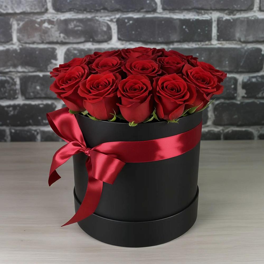 Цветочная композиция из Розы в шляпной коробке в Белые Берега