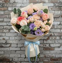 Букет цветов из:  Розы, Лизиантусы и Гвоздики в Белые Берега