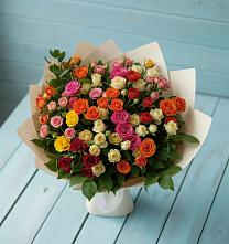 Букет Микс из разноцветных кустовых роз в Белые Берега